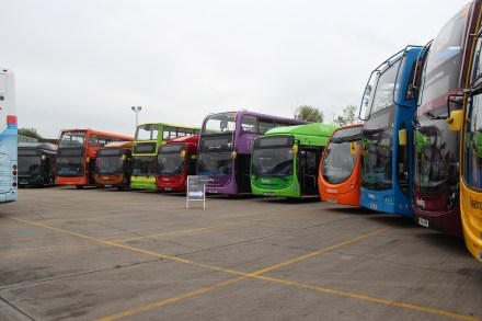 Part of Reading's 'Rainbow of Buses'.